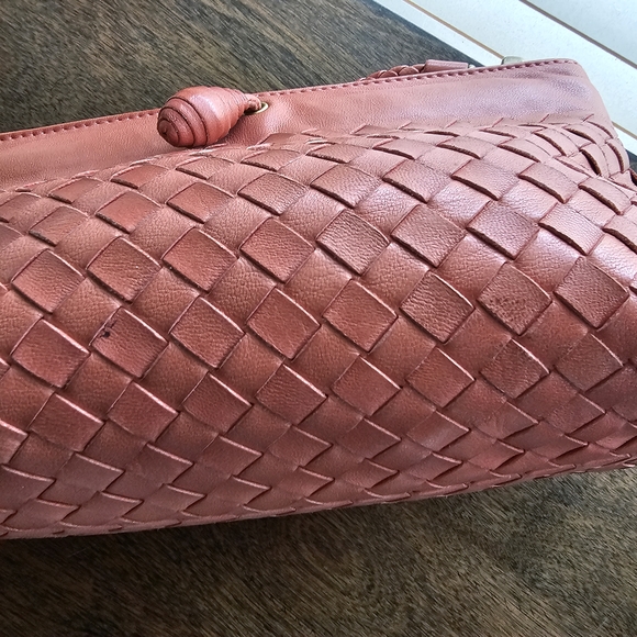Bottega Veneta Intrecciato Leather Handbag Coral *FLAWS* - Picture 15 of 16